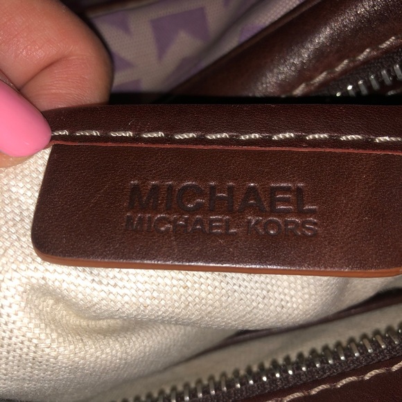 Michael Kors Lilac logo purse. - Picture 3 of 7